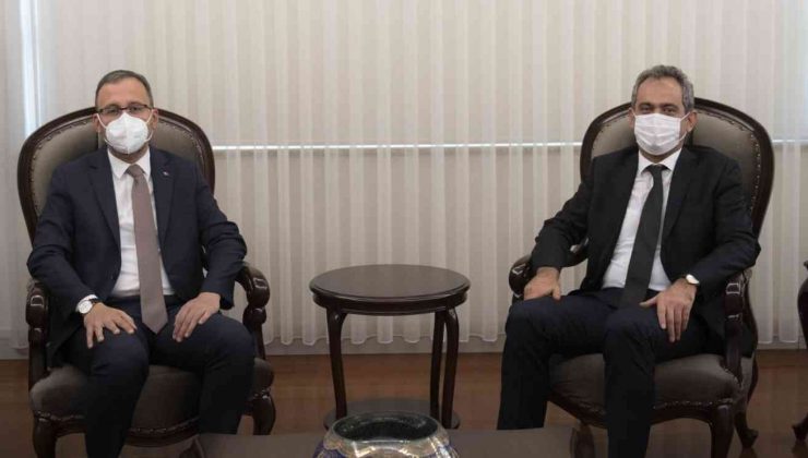 Bakan Özer, Gençlik ve Spor Bakanı Kasapoğlu ile görüştü