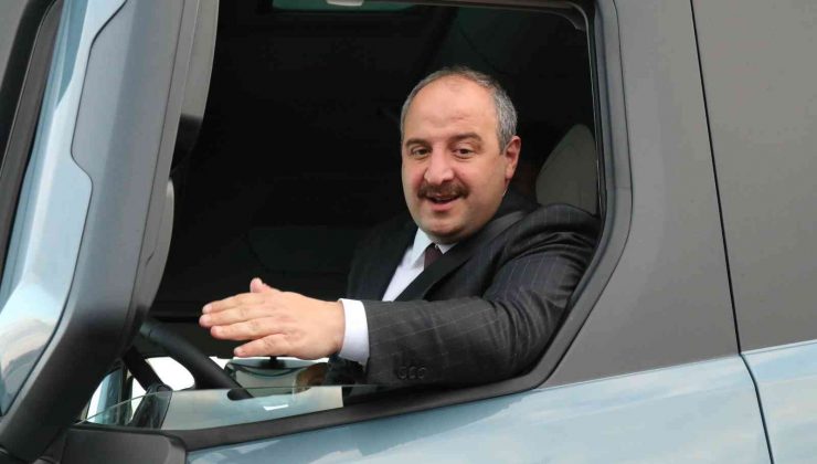 Bakan Varank ilk ve tek yerli şanzımanlı kamyonu test etti