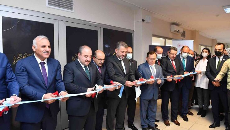 Bakan Varank Trabzon’da Kuyumculuk Tasarım Merkezi’ni hizmete açtı
