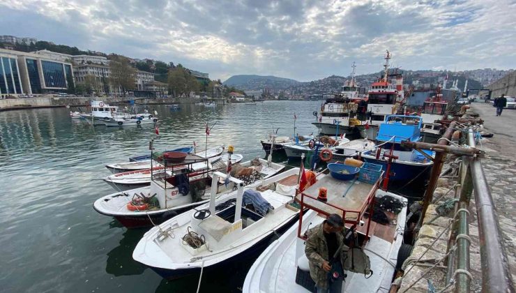 Balıkçılar rüzgara takıldı