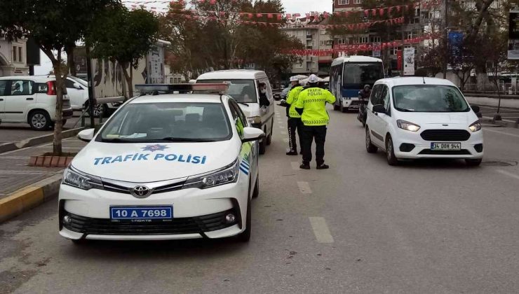 Bandırma’da trafik araçları denetlendi