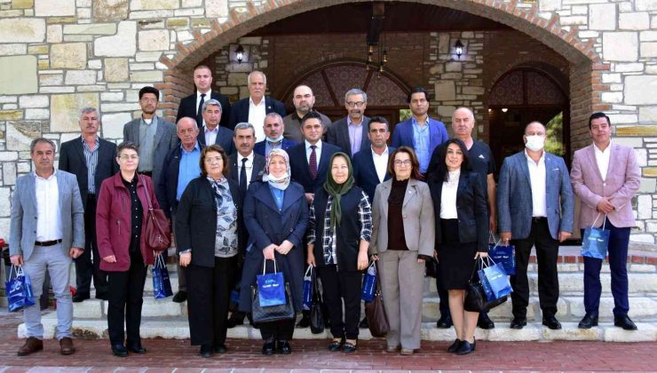 Başkan Acar, muhtarlarla bir araya geldi