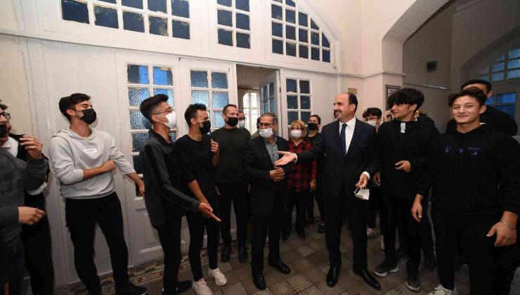 Başkan Altay mezun olduğu Konya Lisesi’nde