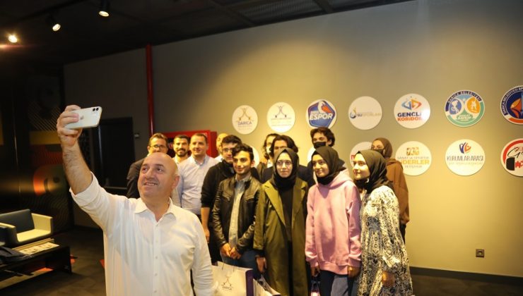 Başkan Bıyık, liseli gençlerle buluştu
