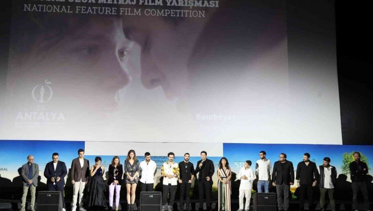 Başkan Böcek, ‘Bembeyaz’ filmini vatandaşlarla izledi