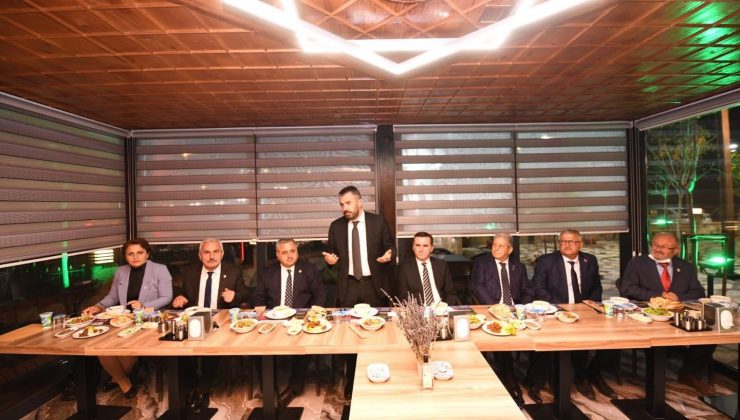 Başkan Çetin’den muhtarlar onuruna Endemik Vadi’de yemek