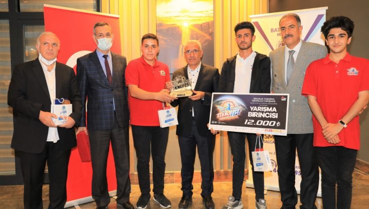 Başkan Güder, TEKNOFEST’te dereceye giren öğrencilerle buluştu