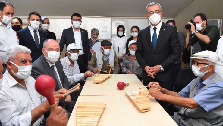 Başkan Güngör: “Ulu çınarlarımız sosyal hayatla iç içe olacak”