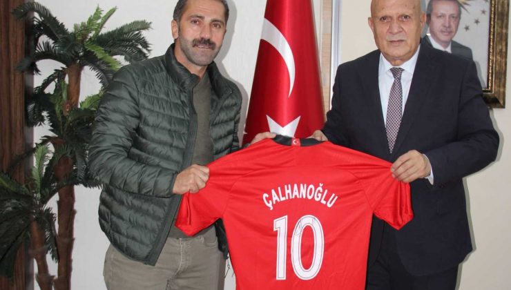 Başkan Pekmezci’ye 10 numaralı forma