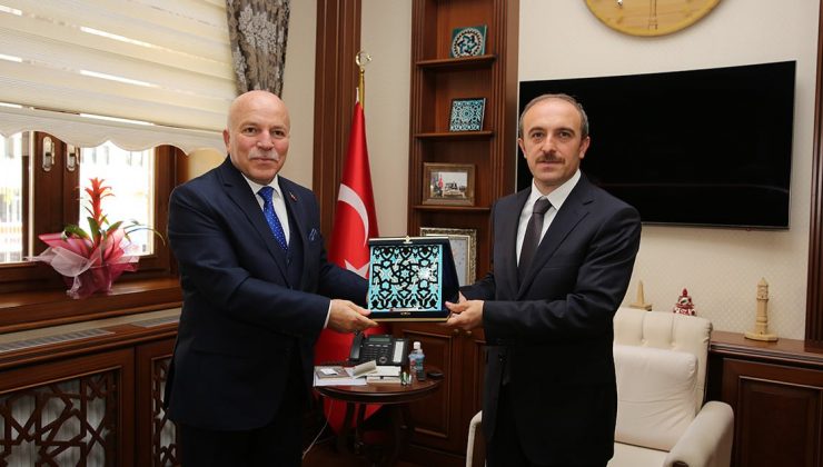 Başkan Sekmen, Vali Cüneyt Epcim’i ziyaret etti