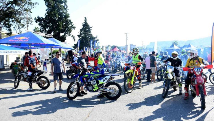 Başkan Topaloğlu Enduroculara başarı dileklerinde bulundu