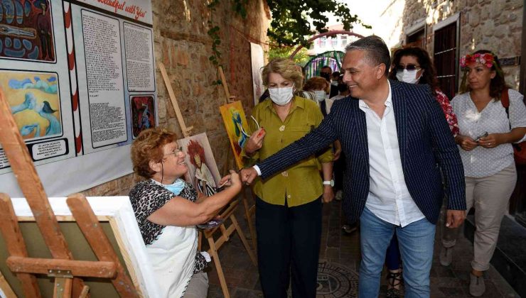 Başkan Uysal, Kaleiçi sokaklarındaki sanat çalışmalarını inceledi