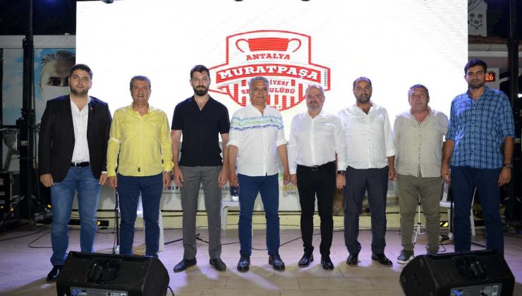 Başkan Uysal’dan kadın voleybol takımına övgü