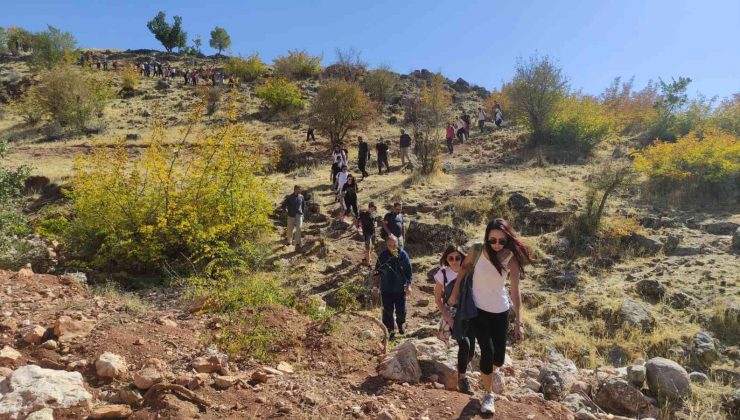 Batman’da 85 dağcı Zore kanyonuna yürüdü