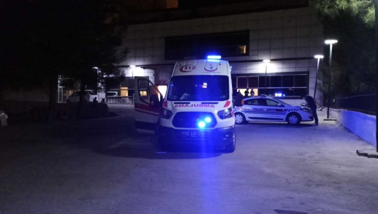 Batman’da virajı alamayan araç takla attı