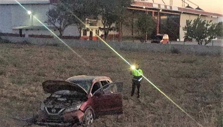 Denizli’de otomobil refüjü aşıp tarlaya uçtu