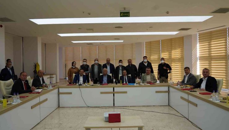 Belediye Başkanı Ekicioğlu, CHP’li başkanlar toplantısına katıldı