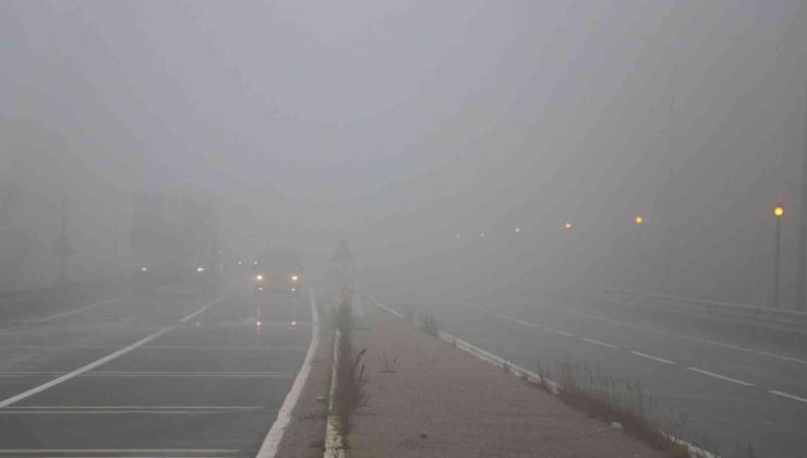 Bolu Dağı sisle kaplandı, görüş mesafesi 20 metreye düştü