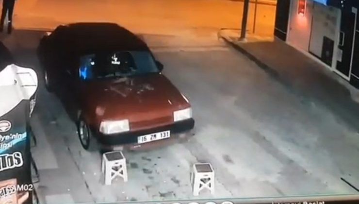 Bursa’da lodos sonucu çatıdan düşen tahta parçalarından son anda kurtuldular