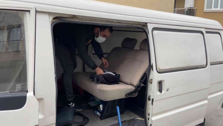 Bursa’da park polisinin dikkati bahis çetesini çökertti