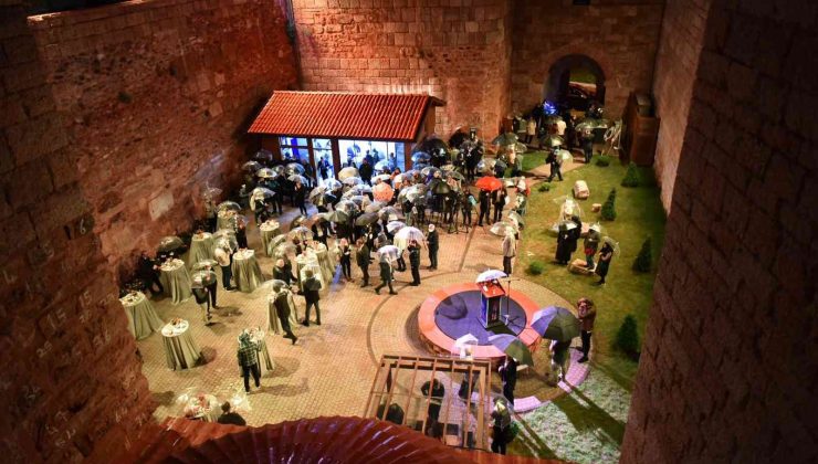 Bursa’nın 2300 yıllık zindanı sanata açıldı