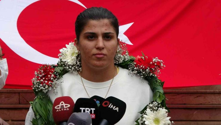 Busenaz Sürmeneli’nin ismi Bayburt Üniversitesinin spor salonuna verilecek