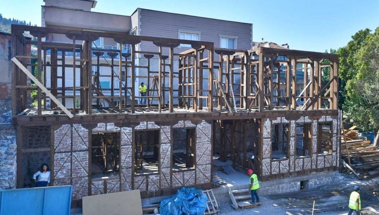 Carfi Konağı yeniden ayağa kalkıyor