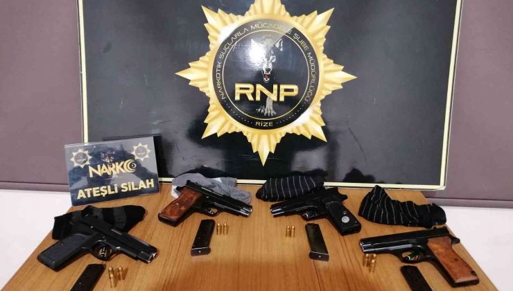 Çorapların içindeki tabancalar polisin dikkatinden kaçmadı