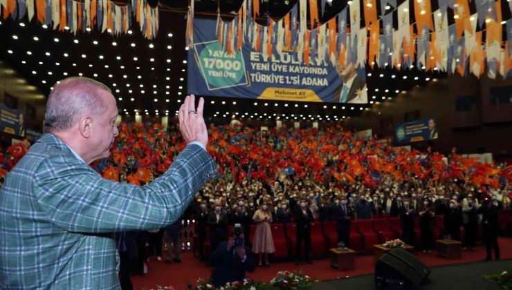Cumhurbaşkanı Erdoğan: “Kefenimizi giyerek çıktığımız bu yolda alnımız ak başımız dimdik yürüyoruz”