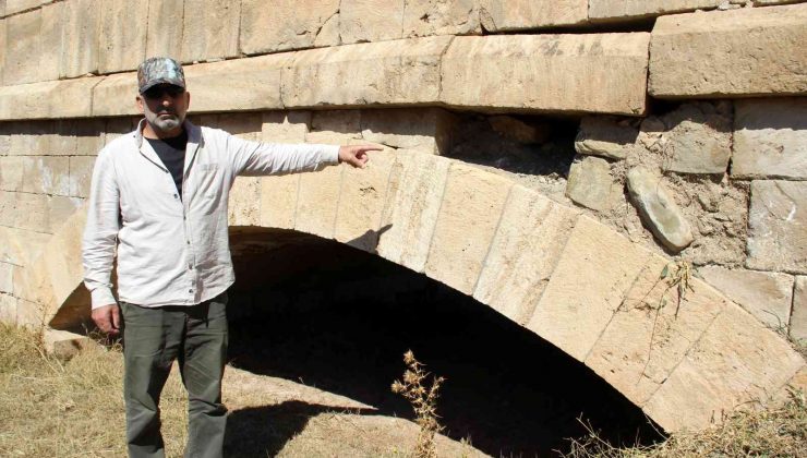 Define avcıları tarihi köprüyü talan etti