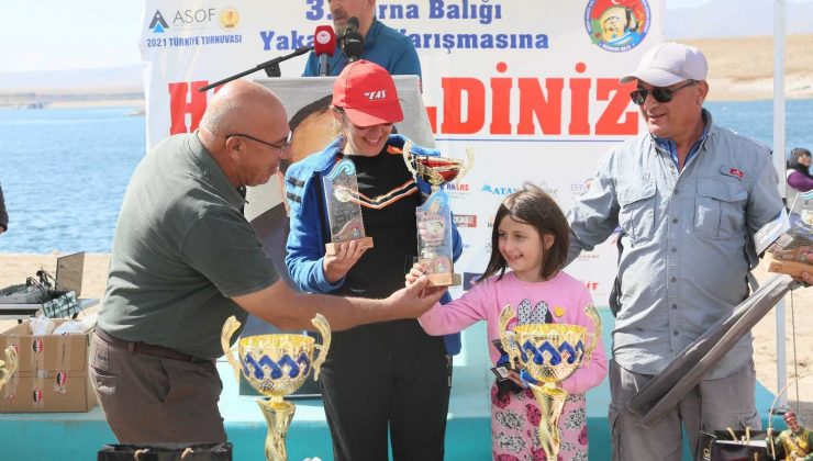 Develi’de düzenlenen 3. Turna Balığı Tutma Yarışmasına büyük ilgi