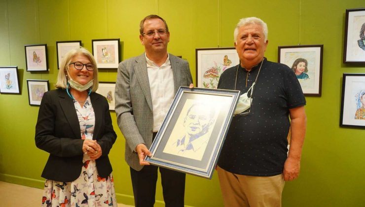 Balıkesir’de Ebru sergisi büyüledi