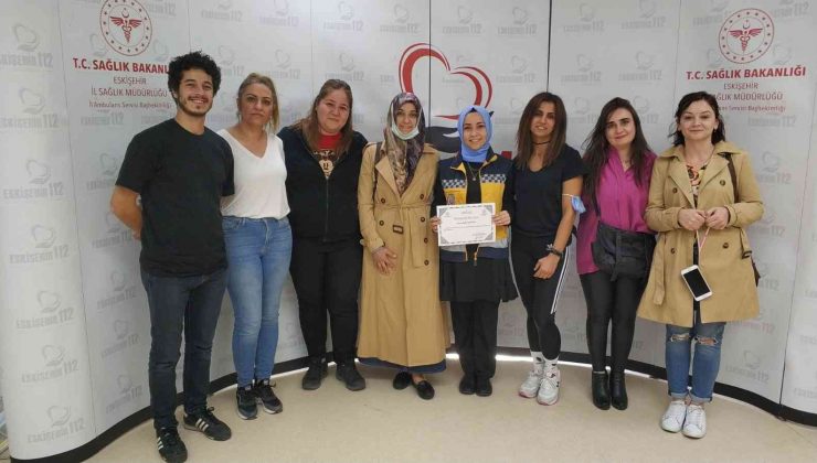 Eğitim alan sağlık çalışanları sertifikalarını aldı