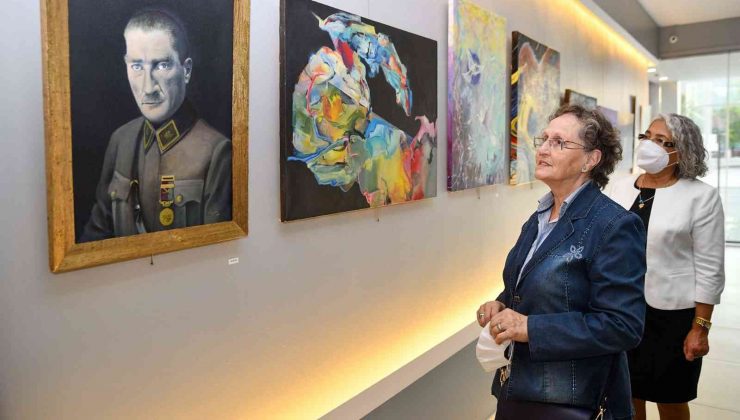 Ekim Geçidi sergisi açıldı