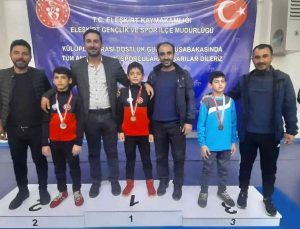 Eleşkirt’te Dostluk Turnuvasında aileler madalya verdi