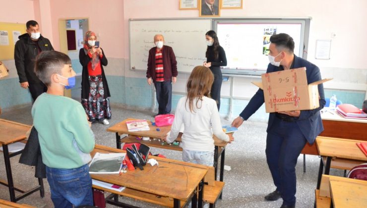 Emet’te ortaokullara 570 kitap