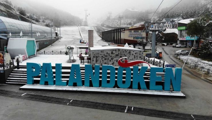 Erzurum’da yüksek kesimlere kar yağdı, vatandaşlar kartopu oynadı