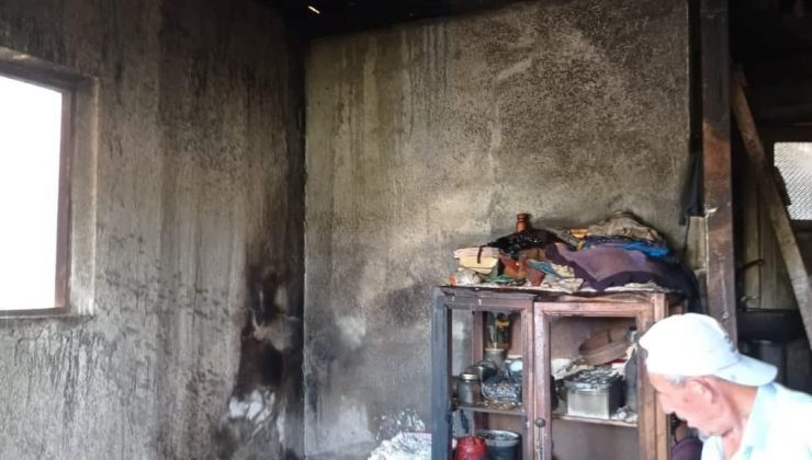 Evi yanan alheizmer hastası kadın ölümden döndü