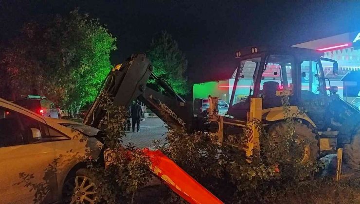 Faciayı benzinlik istasyonundaki kepçe önledi