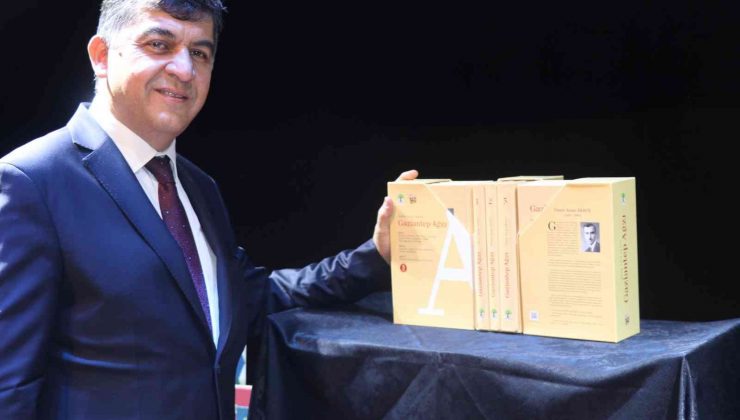 Fadıloğlu, Gaziantep ağzı ile ilgili 3 önemli eseri tanıttı