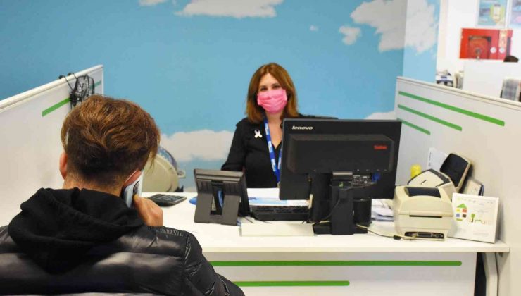 Farkındalık için pembe fatura