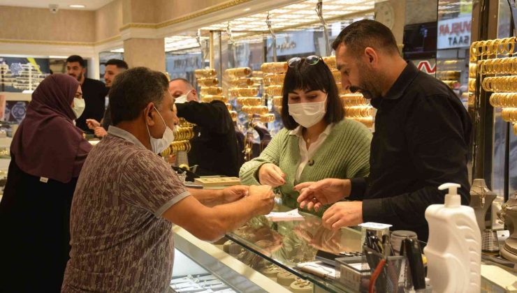 Fiyatlar yükseldi, 1 günde 1.5 milyonluk altın bozdurdular