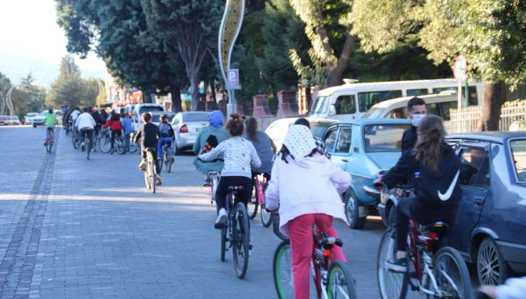 Gediz’de “Sağlık için bir pedal da sen çevir” etkinliği