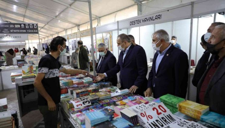 Gemlik’te Kitap Fuarı başladı