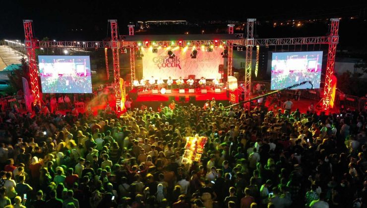 Gençlik ve çocuk festivalinde renkli görüntüler