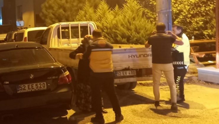 Geri manevra yaparken yayaya çarptı