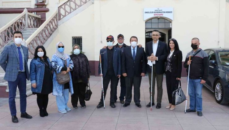 Görme engelliler için yürüdüler