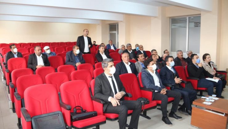 Güroymak’ta ‘Bitkisel üretim ve hayvan hastalıkları ile mücadele’ toplantısı düzenlendi