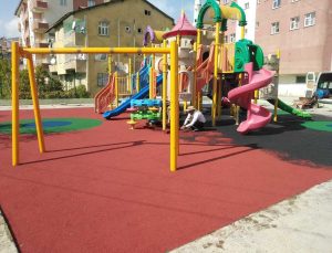 Hakkari’de çocuk oyun parkları onarıldı