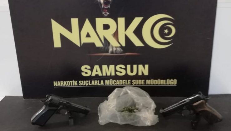 İş yerinde tabanca ve uyuşturucu ile yakalandı